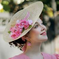 Cartwheel Hut aus Stroh mit Japanische rosa Kirschblüten (Rebecca Lord)