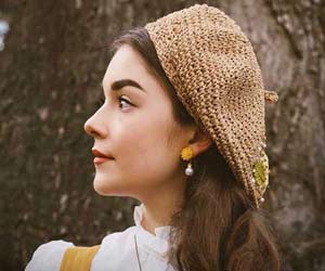 baret made of raffia