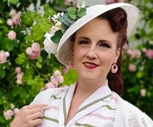 bright big hat pink flowers