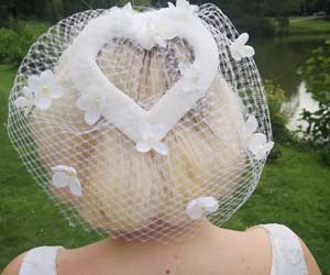 braut fascinator herz weiss