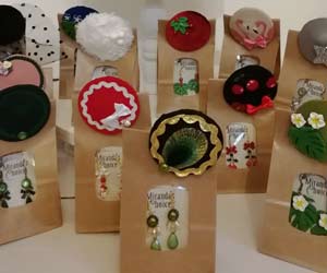 Sets mit Ohrringen und Mini fascinator