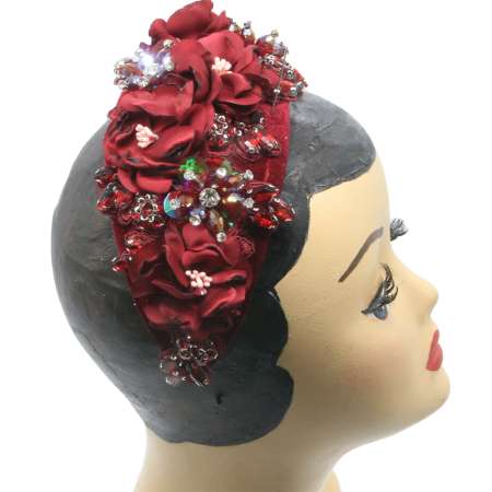 facsinator in dark grereden vintage rhinestones