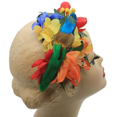 exotischer half hat mit Blumen und Papagei