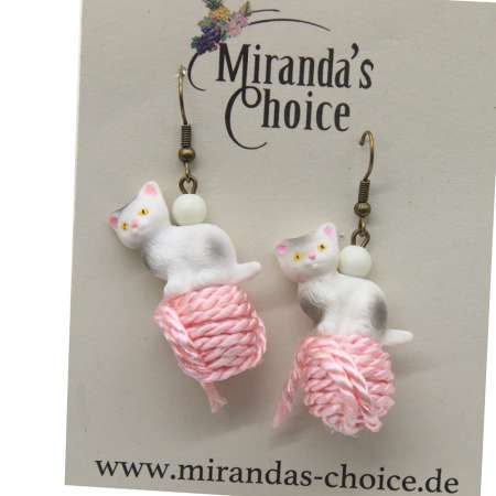 Ohrring mit rosa Wolle und Katze