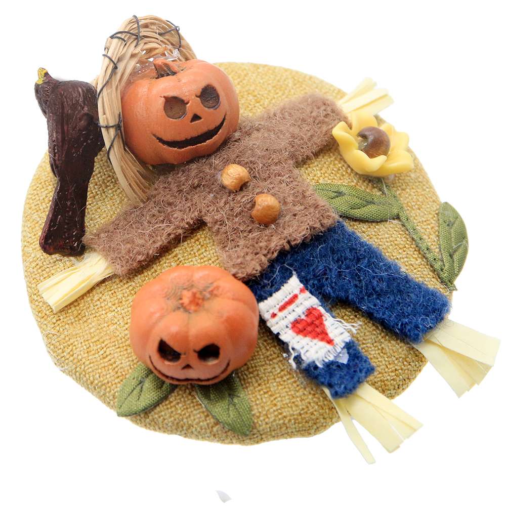 Mini fascinator scarecrow