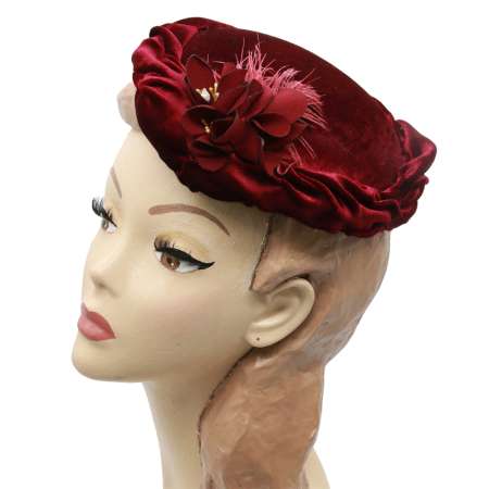 Roter Velveteen Circle Hat