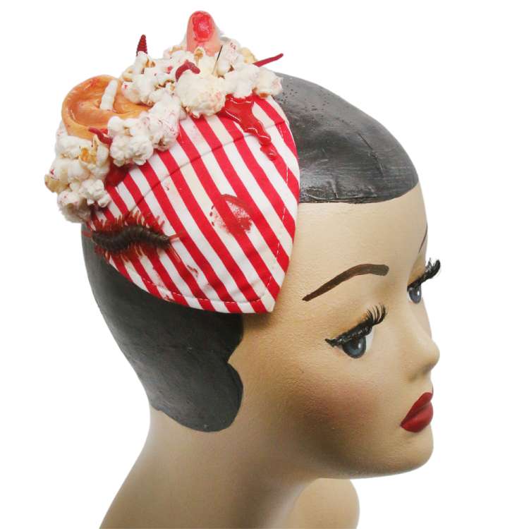 Halloween  Popcorn Fascinator mit rot-weißen Streifen