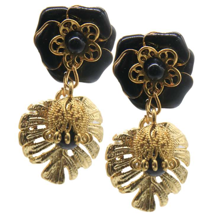 Ohrringe mit schwarzer Blume & Monstera Blatt
