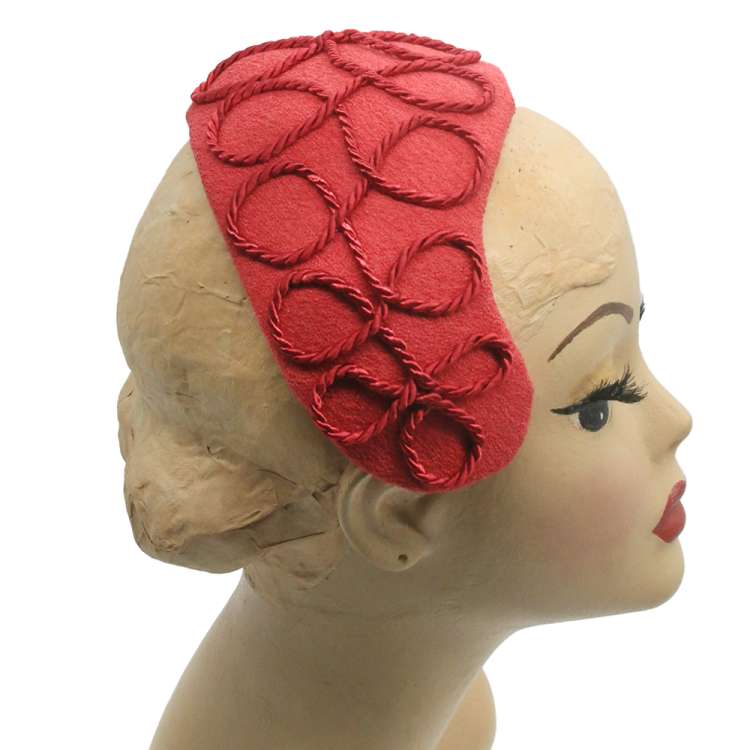 bandeau hat red with cord in wave shape
