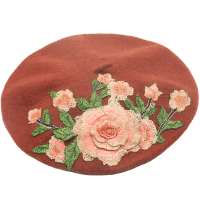 Beret in brown with pink flower lace